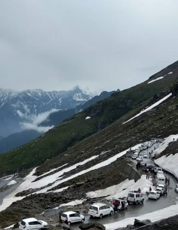 Hire Taxi from black Taxi India to ManaliRohtang La Pass