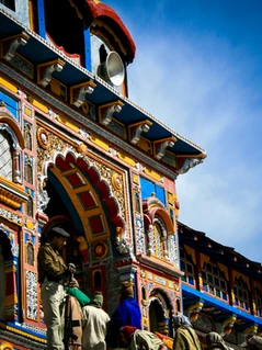 Hire Taxi from Black Taxi India to Badrinath Himachal Pradesh