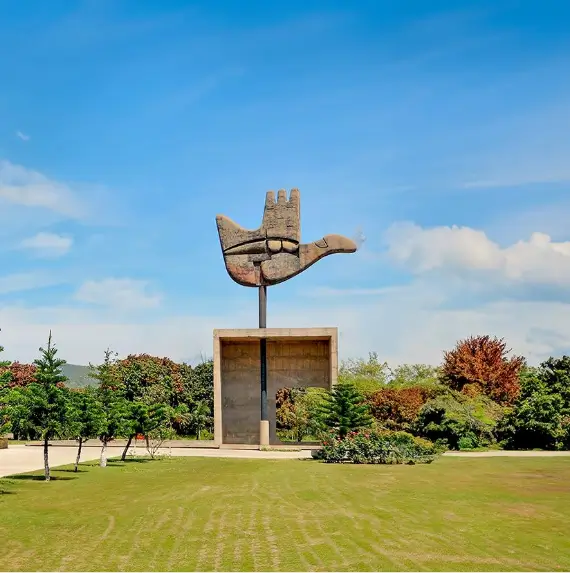 Delhi To Chandigarh Taxi Service 1 Delhi to Chandigarh taxi service