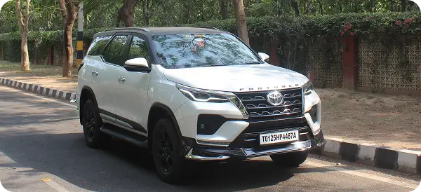 Chandigarh Taxi Services in JW Marriott Hotel Chandigarh 6 Fortuner cab for JW Marriott Chandigarh