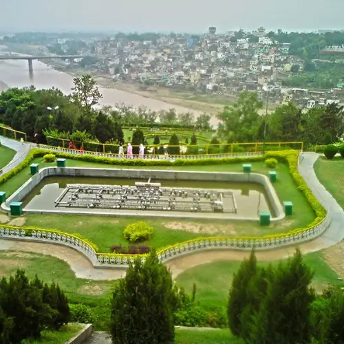 Chandigarh To Jammu Taxi 1 Bagh-E-Bahu Jammu