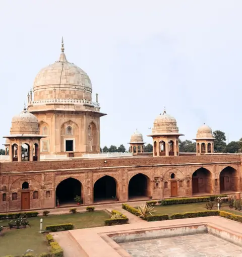 Patiala To Delhi Cab Hire Service 6 Sheik chilli Tomb Kurukshetra - Patiala to delhi taxi scenic view